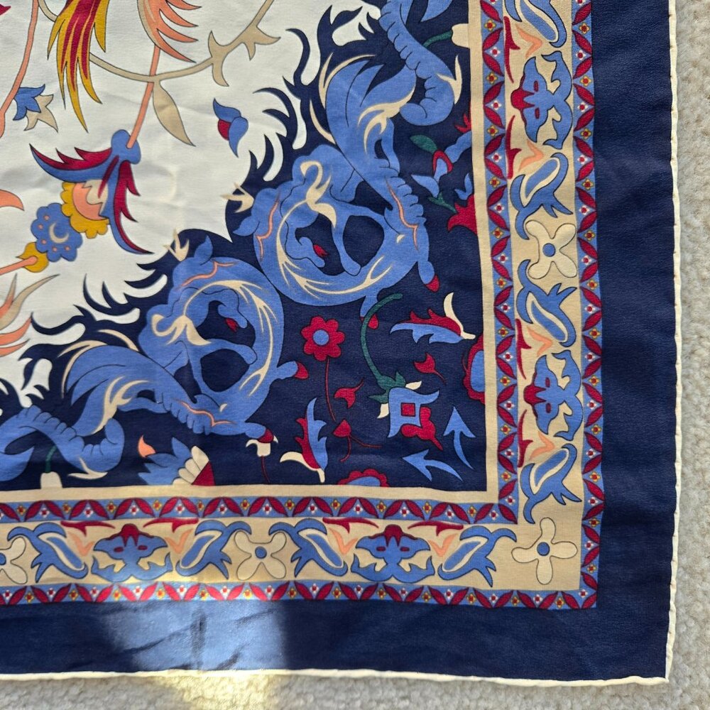Piramit Turkish Silk Scarf with hand-rolled hems - Picture 6 of 8